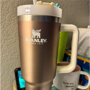 Gently used rose gold 40 oz Stanley cup
